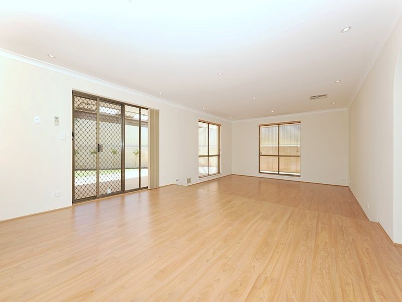 14 Krugger Place, Leeming WA 6149