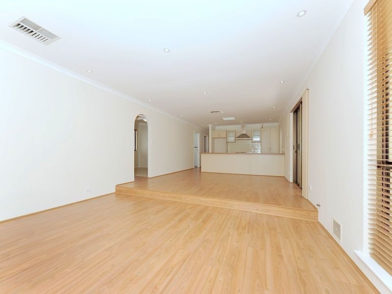 14 Krugger Place, Leeming WA 6149