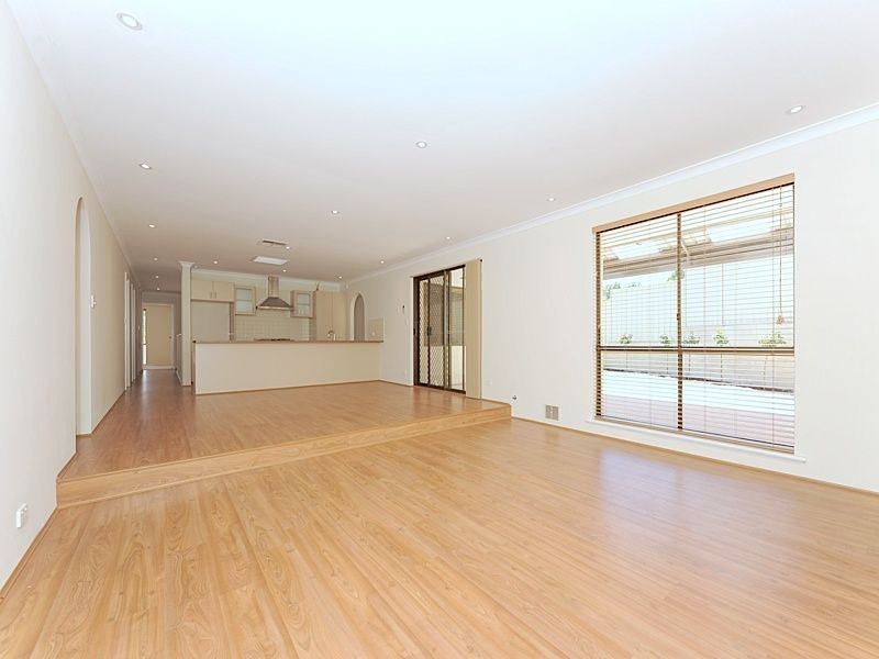 14 Krugger Place, Leeming WA 6149