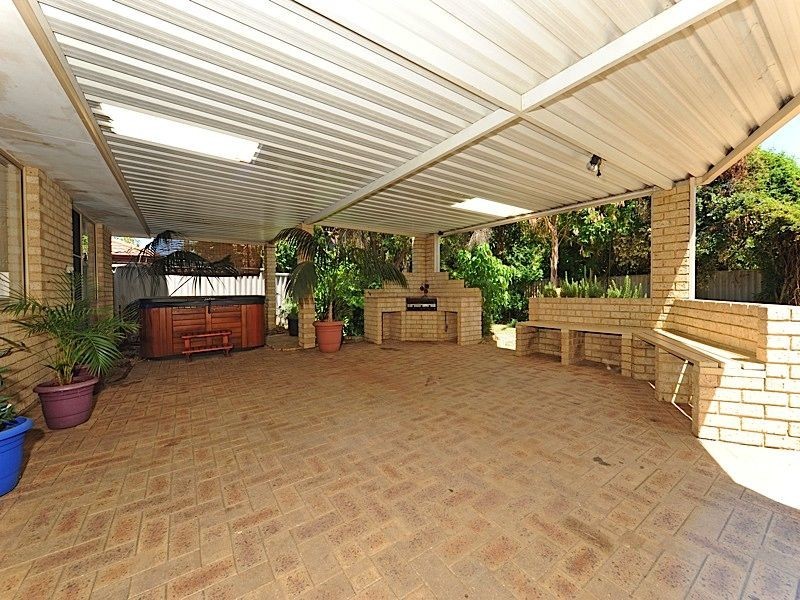 26 Windmill Drive, Bibra Lake WA 6163