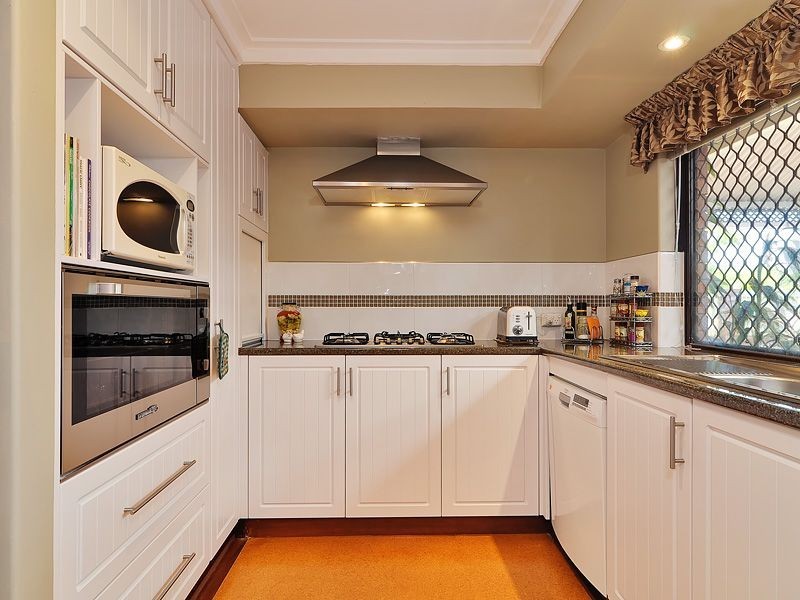 1 Moss Close, Leeming WA 6149