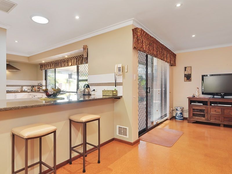 1 Moss Close, Leeming WA 6149