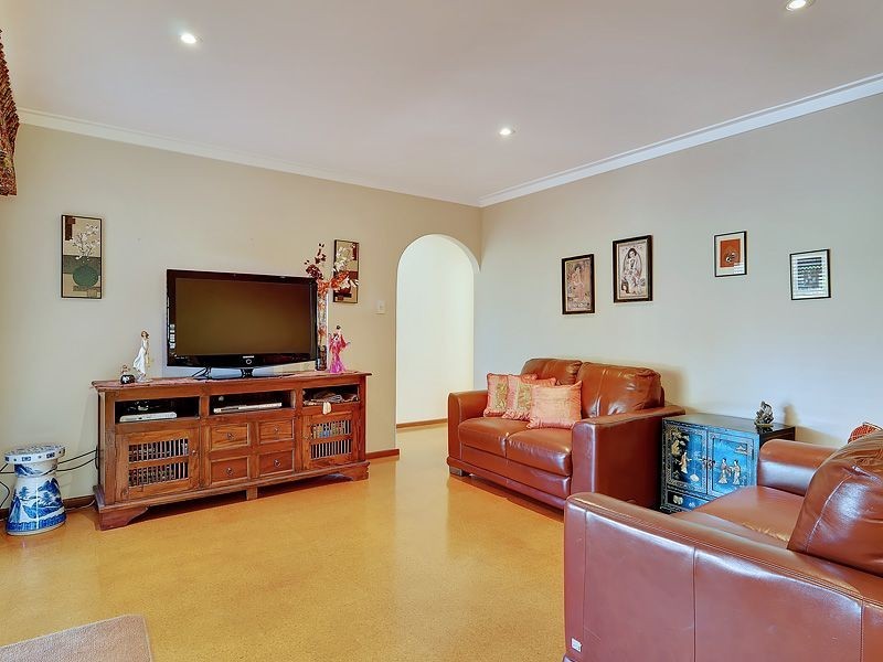 1 Moss Close, Leeming WA 6149