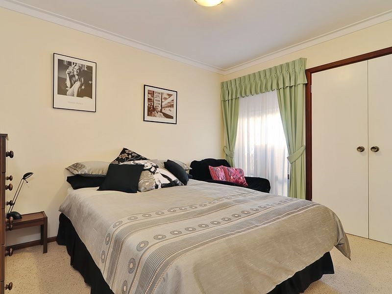 1 Moss Close, Leeming WA 6149