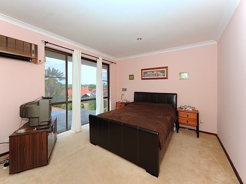 8 Ingham Court, Willetton WA 6155