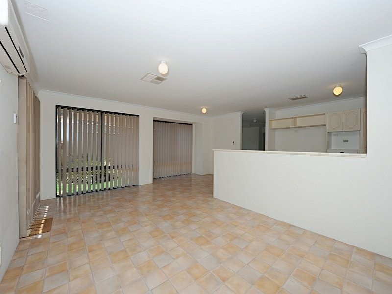 30 Kooralbyn Valley Crescent, Jandakot WA 6164