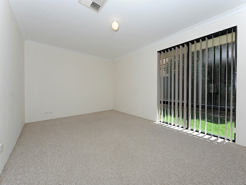 30 Kooralbyn Valley Crescent, Jandakot WA 6164