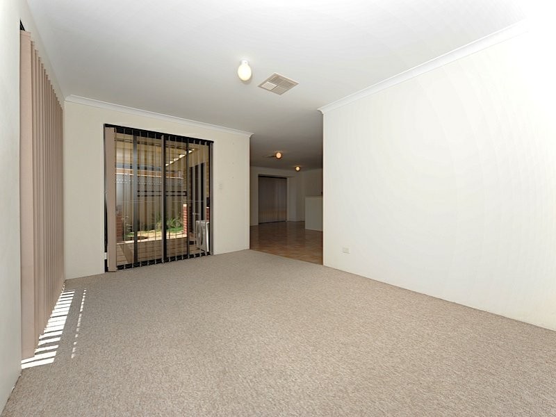 30 Kooralbyn Valley Crescent, Jandakot WA 6164