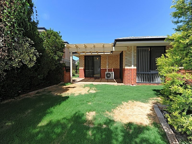 30 Kooralbyn Valley Crescent, Jandakot WA 6164