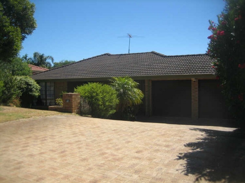 17 Beckley Circle, Leeming WA 6149