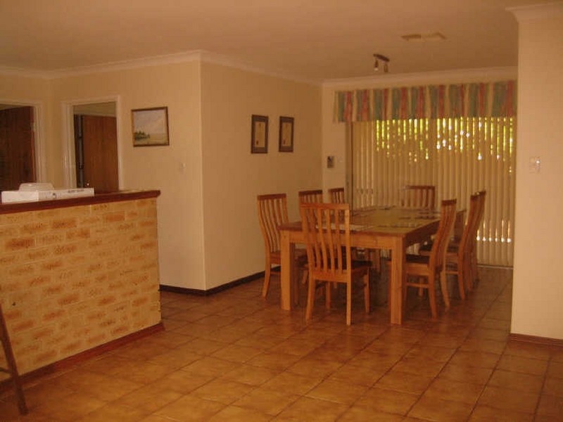 17 Beckley Circle, Leeming WA 6149