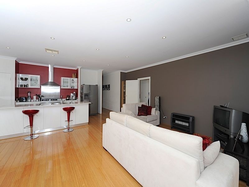 17 Tarwhine Close, South Lake WA 6164