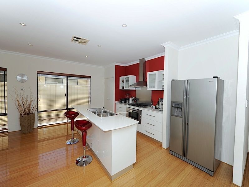 17 Tarwhine Close, South Lake WA 6164