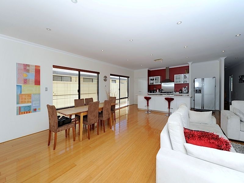 17 Tarwhine Close, South Lake WA 6164