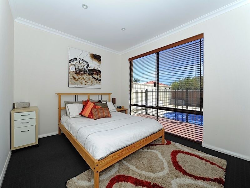 17 Tarwhine Close, South Lake WA 6164