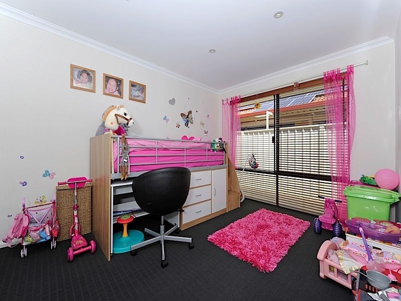 17 Tarwhine Close, South Lake WA 6164