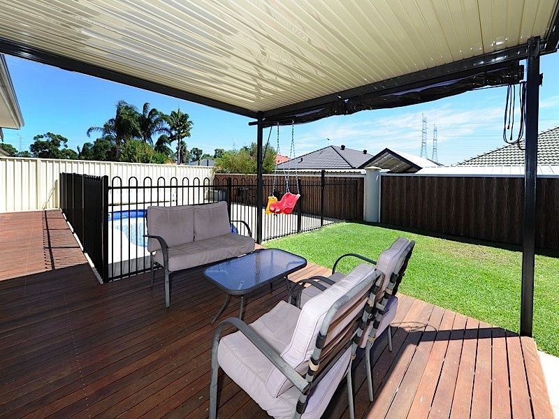 17 Tarwhine Close, South Lake WA 6164