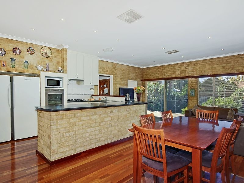 7 Allard Place, Leeming WA 6149