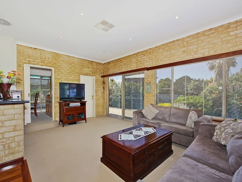 7 Allard Place, Leeming WA 6149