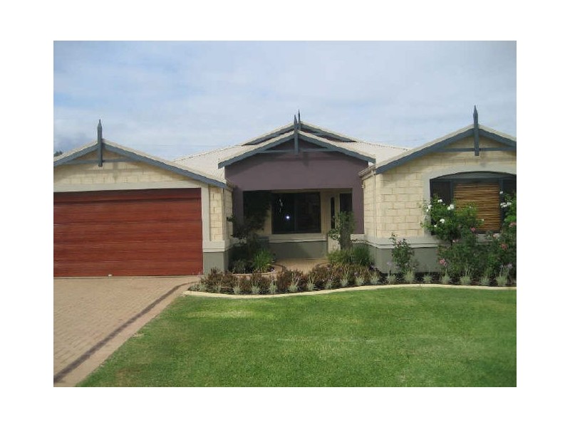 9 Coulteri Nook, Canning Vale WA 6155