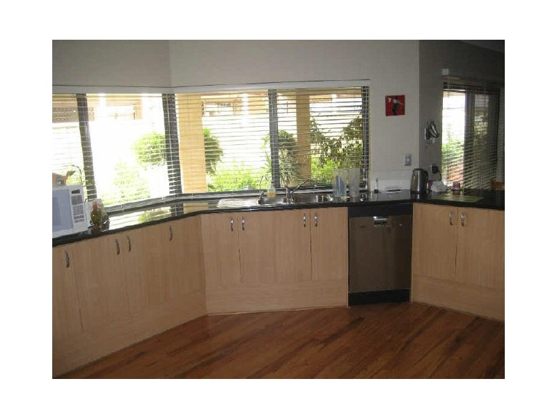 9 Coulteri Nook, Canning Vale WA 6155