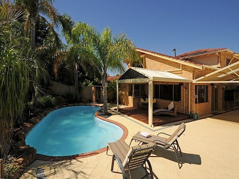 5 Harrington Crescent, Leeming WA 6149