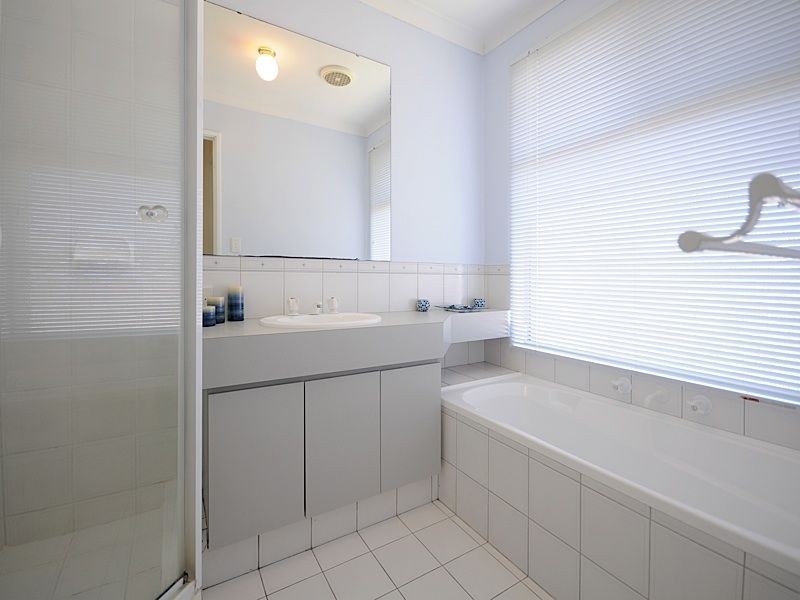 5 Harrington Crescent, Leeming WA 6149
