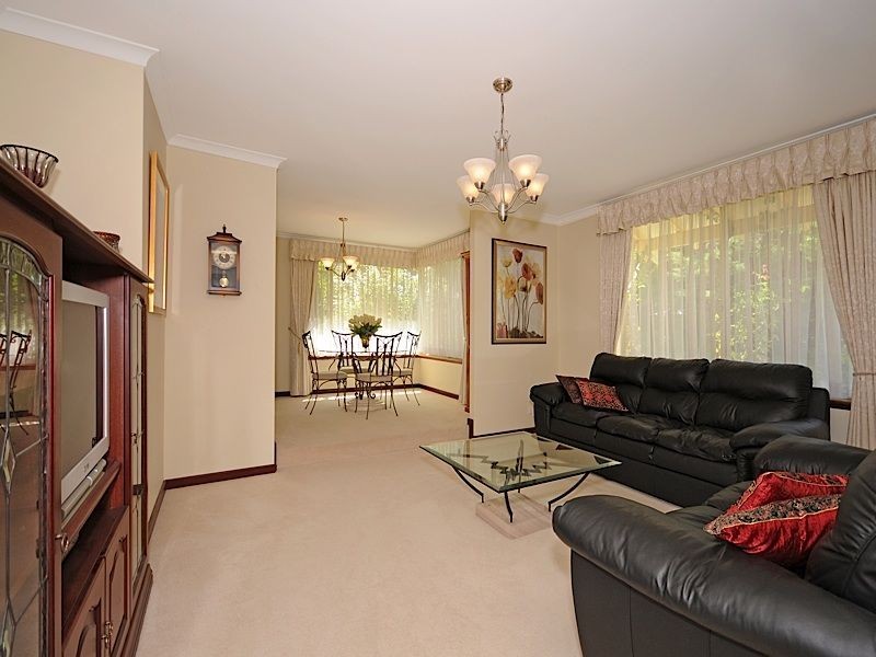5 Harrington Crescent, Leeming WA 6149