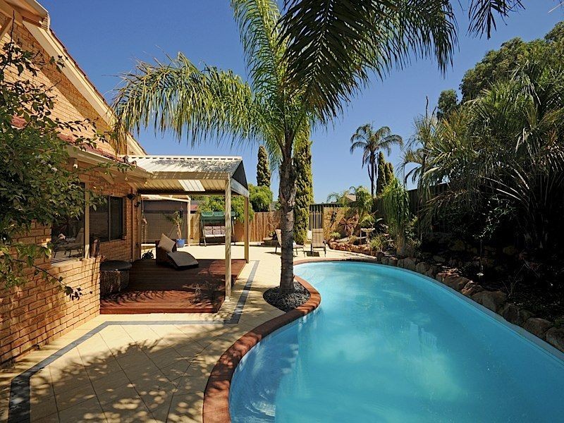 5 Harrington Crescent, Leeming WA 6149