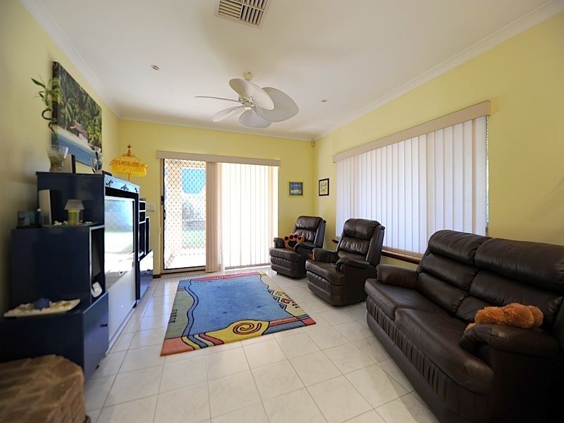 8 Beckley Circle, Leeming WA 6149