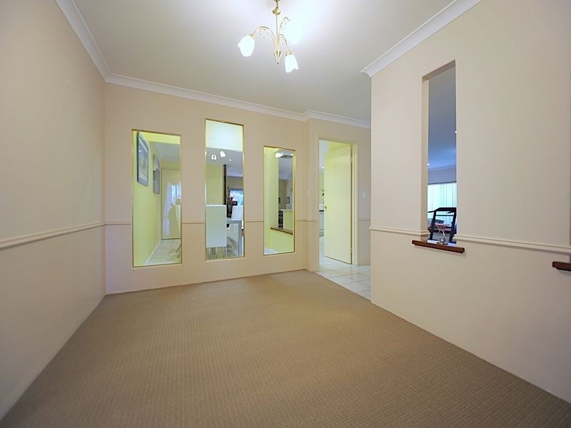 8 Beckley Circle, Leeming WA 6149