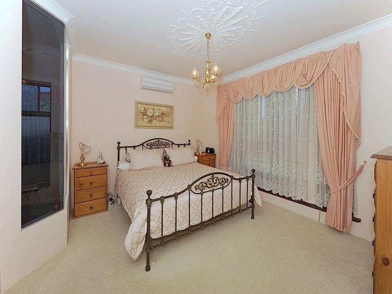 8 Beckley Circle, Leeming WA 6149