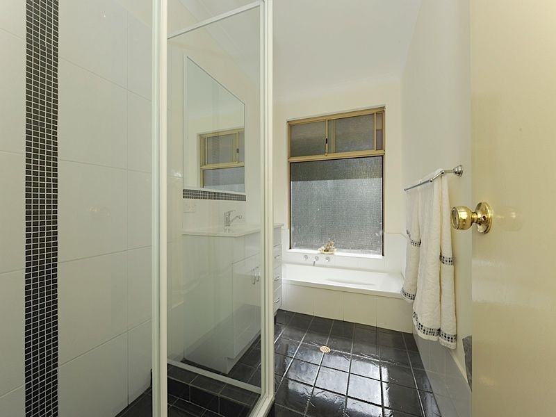 8 Beckley Circle, Leeming WA 6149