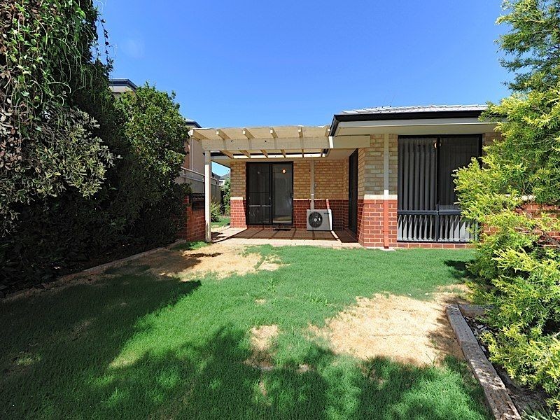 30 Kooralbyn Valley Crescent, Jandakot WA 6164