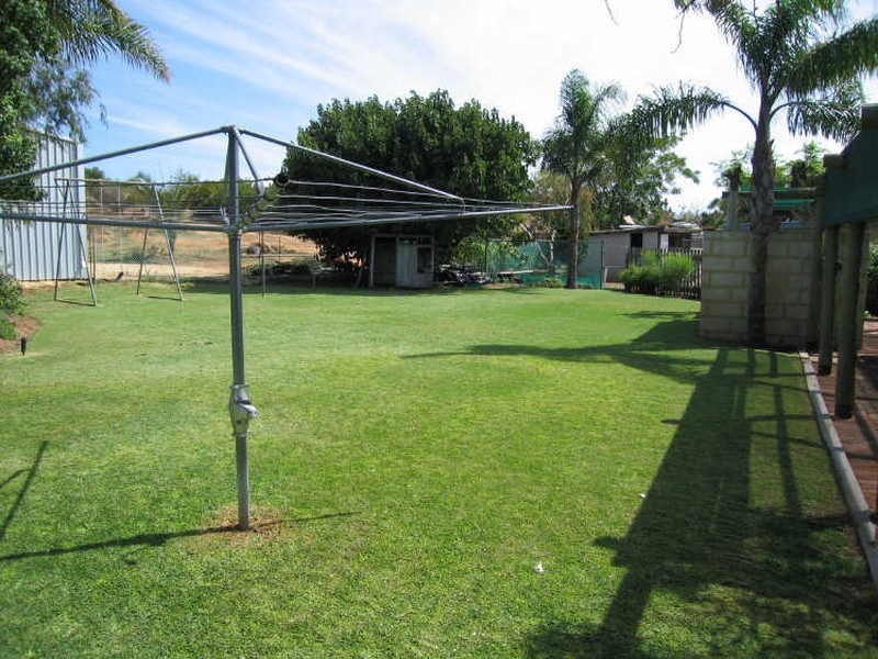 223 Hamilton Road, Coogee WA 6166