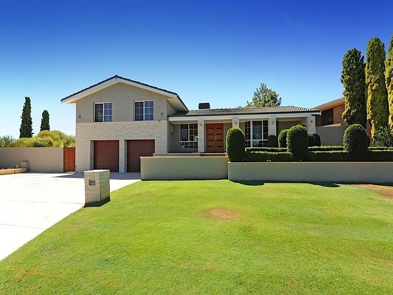 24 Cardinal Crescent, Leeming WA 6149