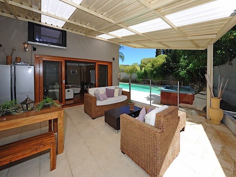 24 Cardinal Crescent, Leeming WA 6149