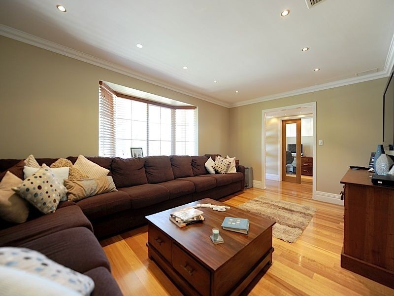 24 Cardinal Crescent, Leeming WA 6149