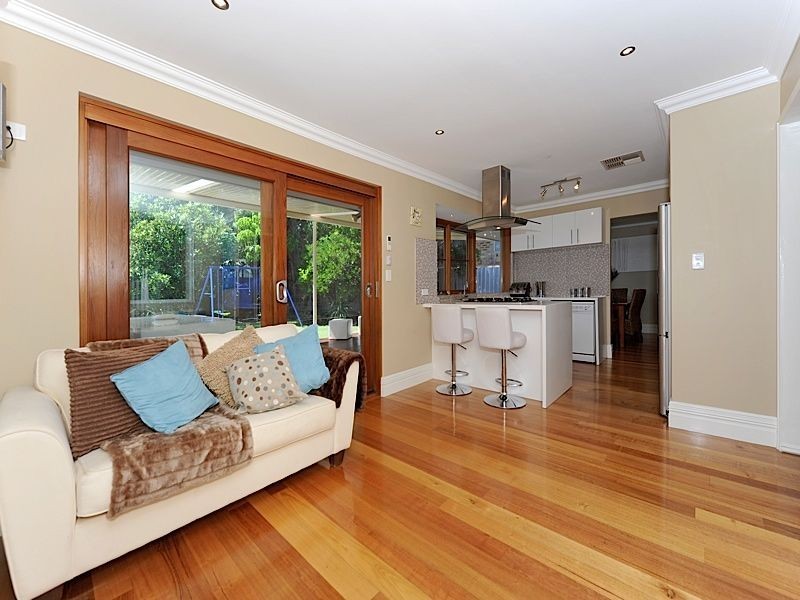 24 Cardinal Crescent, Leeming WA 6149