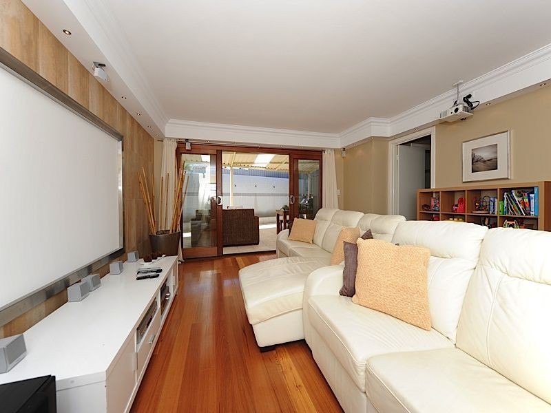 24 Cardinal Crescent, Leeming WA 6149