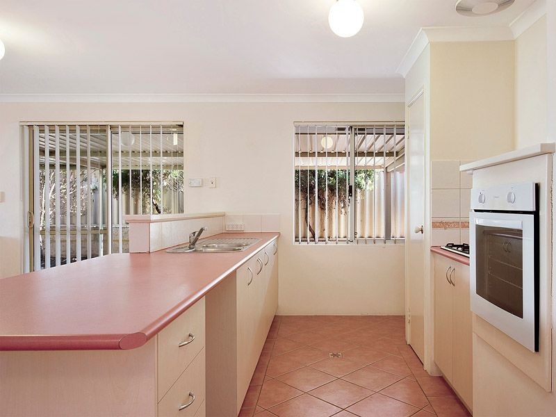 31 Chivalry Way, Atwell WA 6164