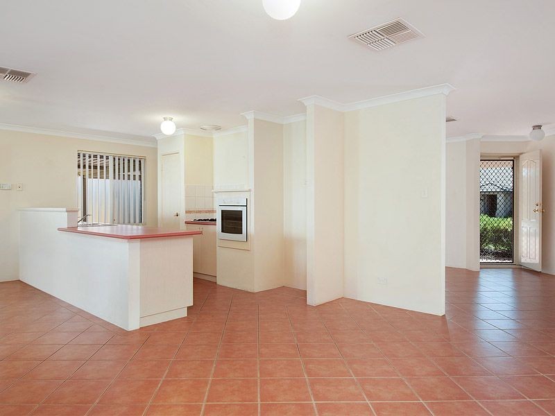 31 Chivalry Way, Atwell WA 6164