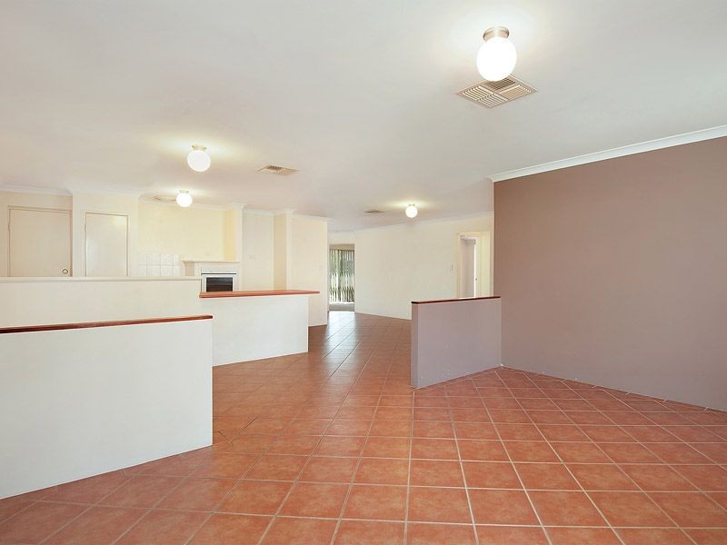 31 Chivalry Way, Atwell WA 6164