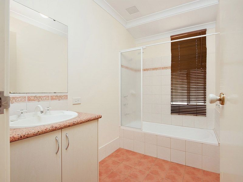 31 Chivalry Way, Atwell WA 6164