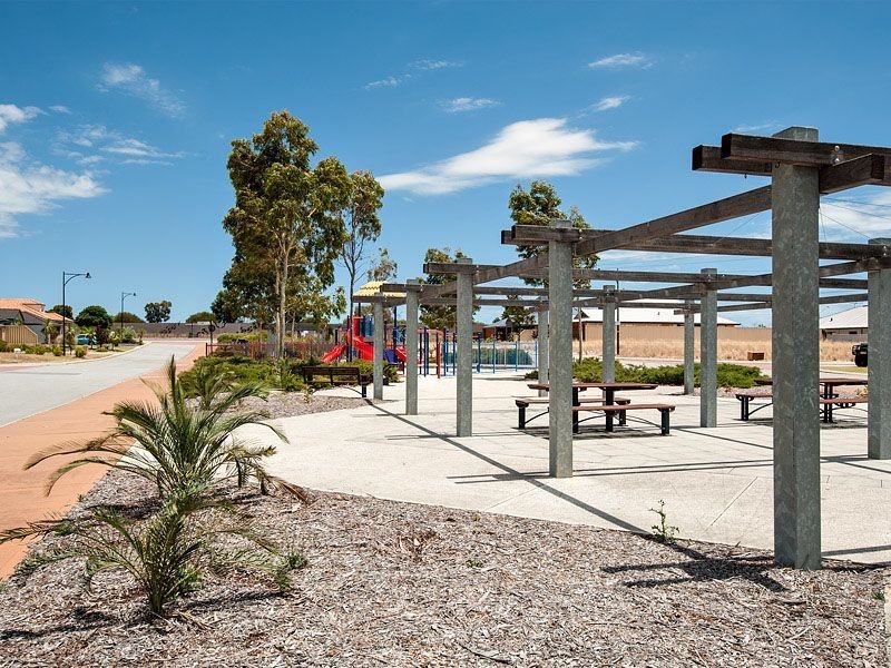 31 Chivalry Way, Atwell WA 6164