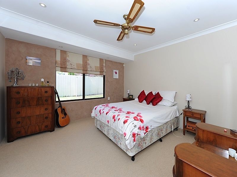 11 Bagot Court, Leeming WA 6149