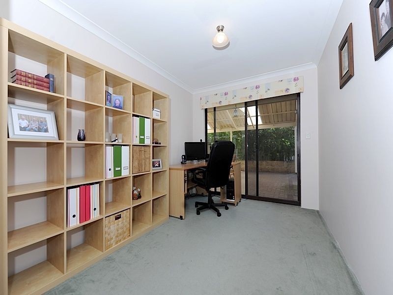 11 Bagot Court, Leeming WA 6149