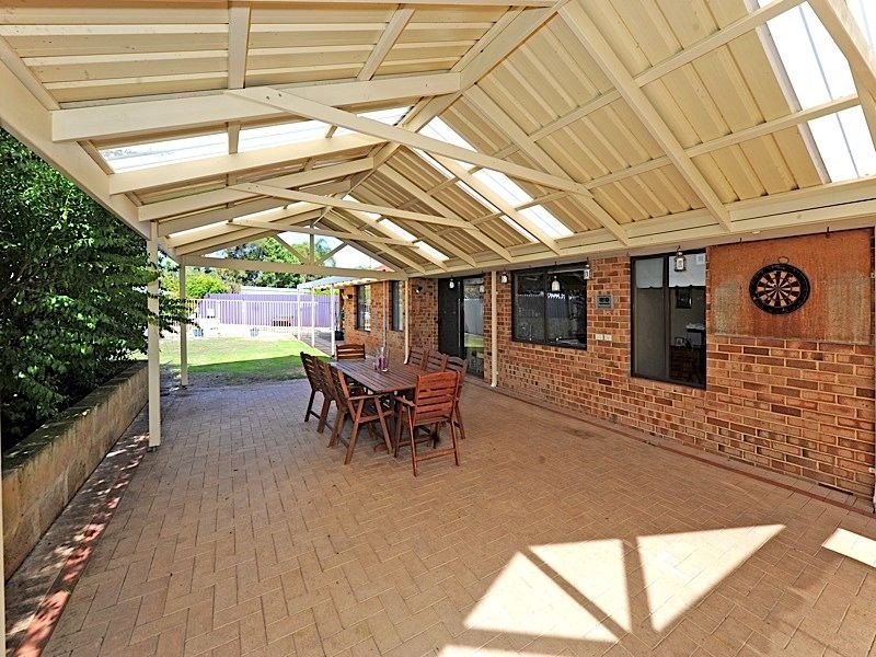 11 Bagot Court, Leeming WA 6149
