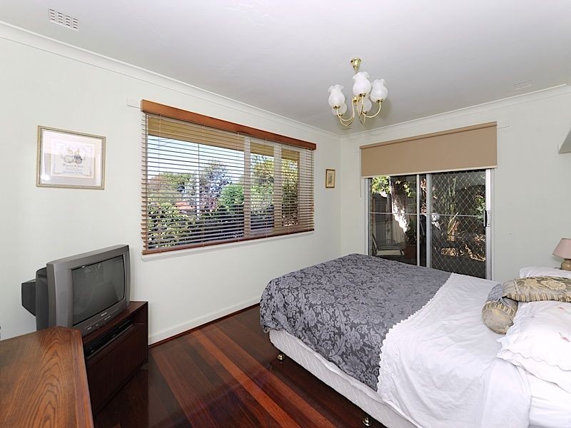 1 Egeus Way, Coolbellup WA 6163
