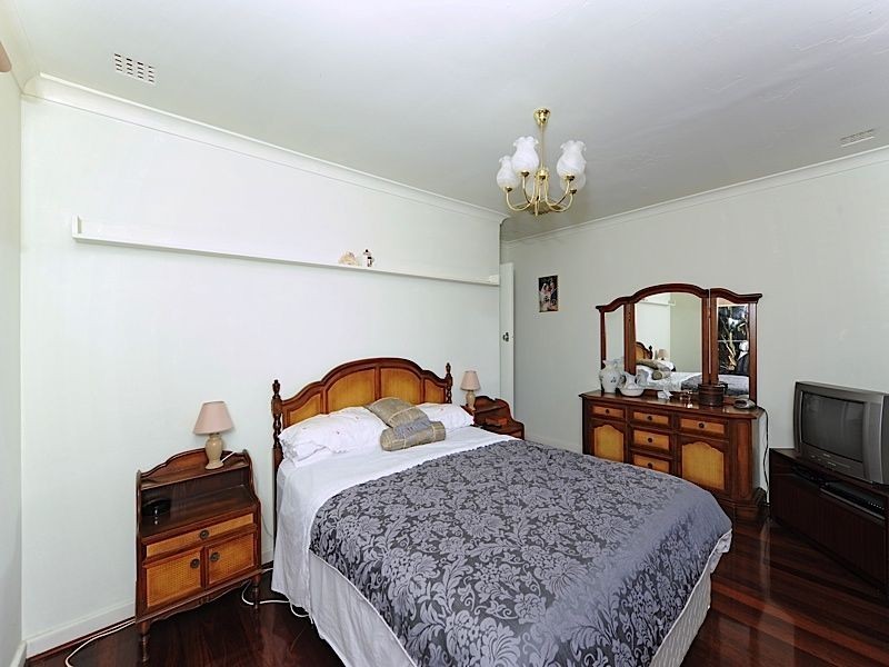 1 Egeus Way, Coolbellup WA 6163